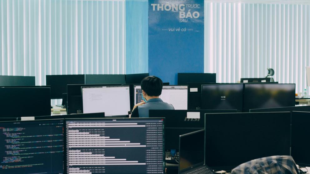 Kantooromgeving met beeldschermen 