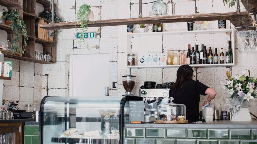 Groei van openstaande vacatures: vooral behoefte aan personeel in horeca, bouw en zorg