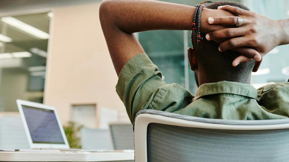 Kabinet wil vereenvoudigde regels voor langdurig zieken, met focus op passend werk