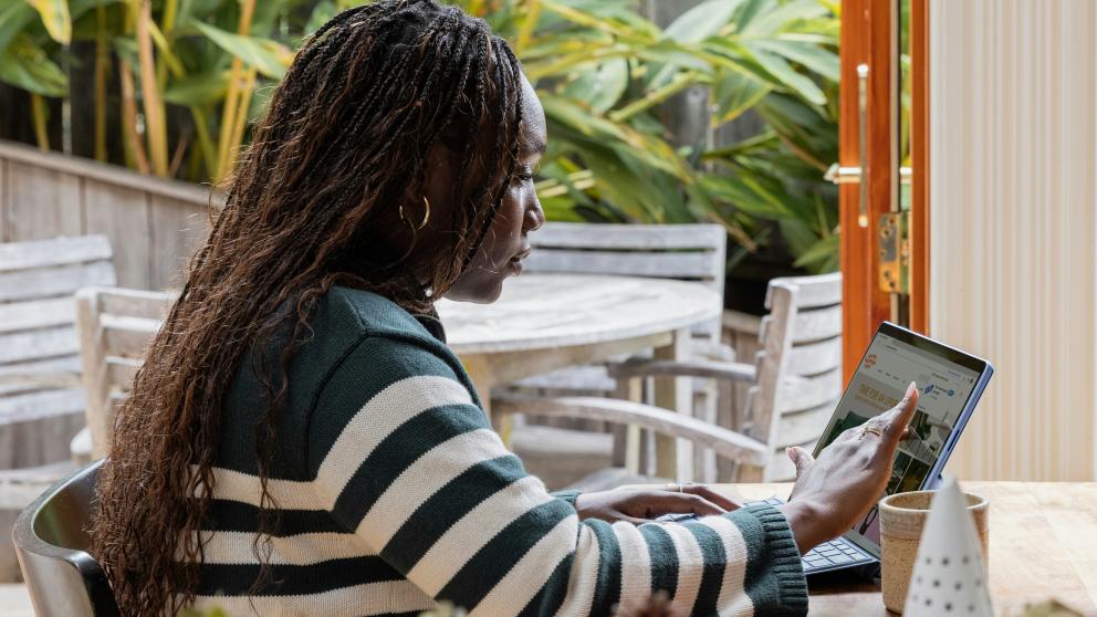 Arbeidsmarkt stabiliseert, maar verschillen tussen sectoren nemen toe