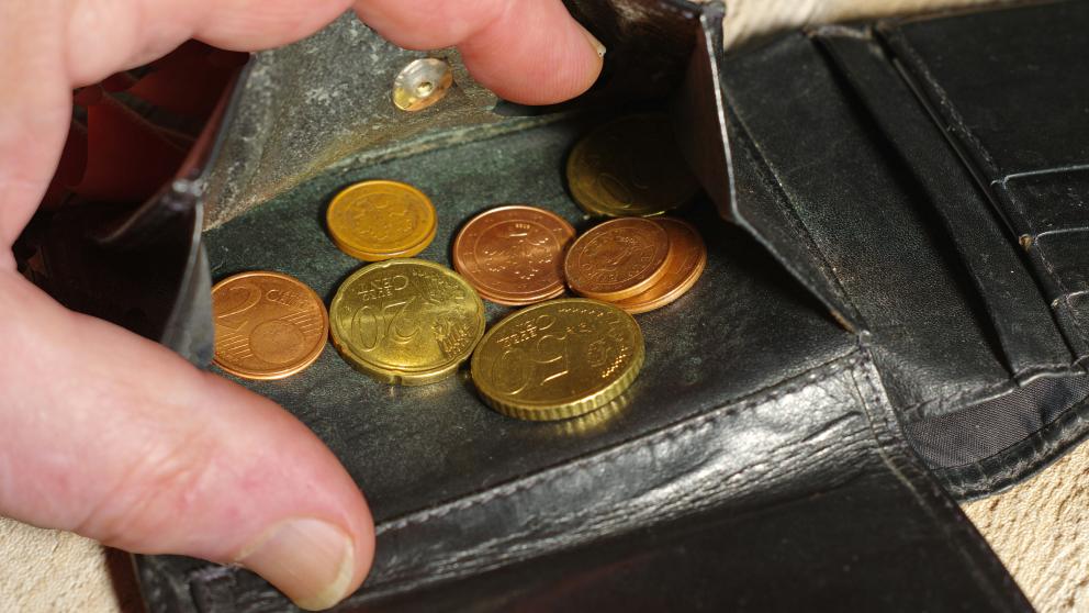 Kabinet wil uitkeringen voor hogere inkomens verlagen