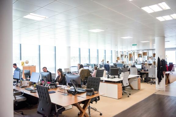 Minder werk buiten kantoortijden, verschillen tussen sectoren blijven groot