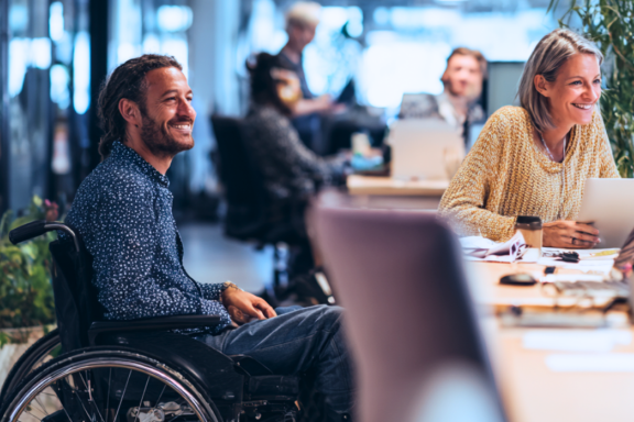 Uitval voorkomen bij werkenden met een arbeidsbeperking: praktische aanbevelingen voor werkgevers